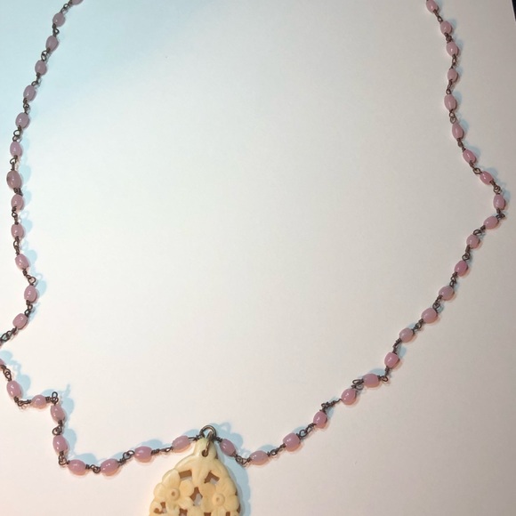 Faux bone necklace - Picture 2 of 11